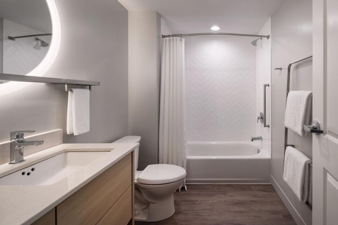 Towneplace Suites By Marriott West Kelowna Buitenkant foto