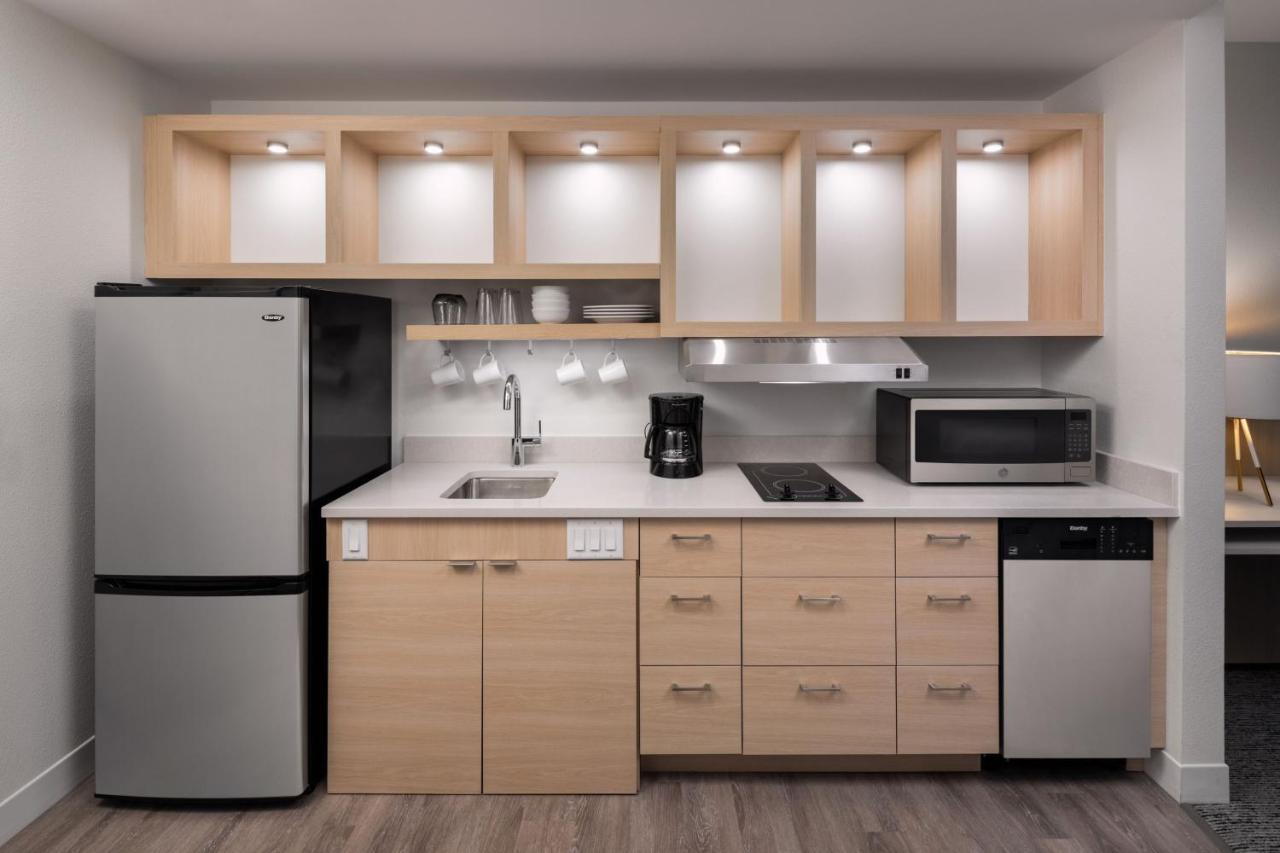 Towneplace Suites By Marriott West Kelowna Buitenkant foto